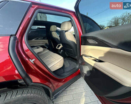 Червоний Каділак Lyriq, об'ємом двигуна 0 л та пробігом 7 тис. км за 49999 $, фото 41 на Automoto.ua