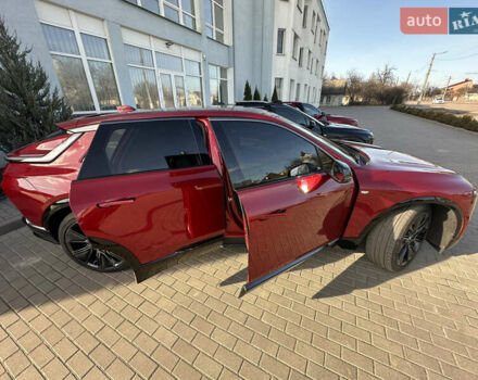 Червоний Каділак Lyriq, об'ємом двигуна 0 л та пробігом 7 тис. км за 49999 $, фото 9 на Automoto.ua