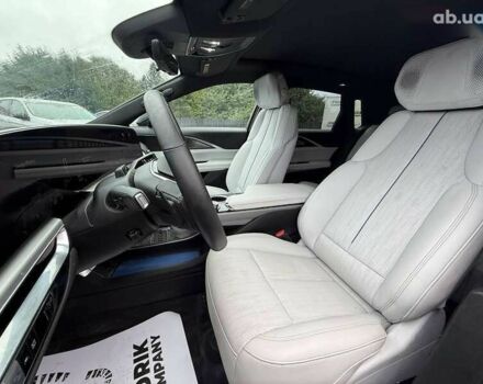 Кадиллак Lyriq 2022 в Луцке на Automoto.ua Кадиллак Lyriq, объемом двигателя 0 л и пробегом 28 тыс. км за 26500 $, фото 12 на Automoto.ua