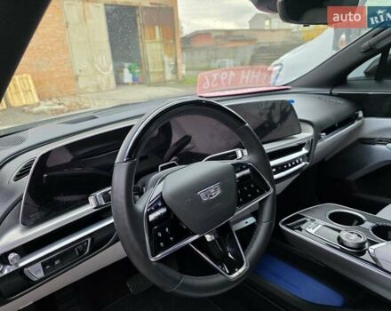 Серый Кадиллак Lyriq, объемом двигателя 0 л и пробегом 24 тыс. км за 35500 $, фото 4 на Automoto.ua