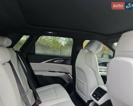 Серый Кадиллак Lyriq, объемом двигателя 0 л и пробегом 24 тыс. км за 35500 $, фото 1 на Automoto.ua