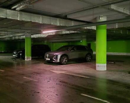 Серый Кадиллак Lyriq, объемом двигателя 0 л и пробегом 19 тыс. км за 37000 $, фото 17 на Automoto.ua