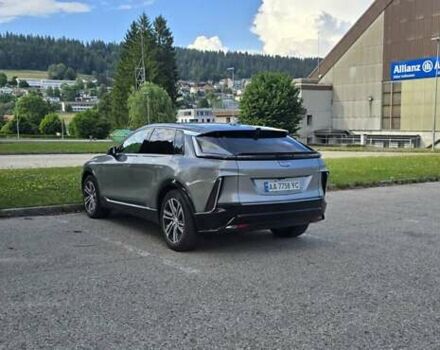 Серый Кадиллак Lyriq, объемом двигателя 0 л и пробегом 19 тыс. км за 37000 $, фото 5 на Automoto.ua