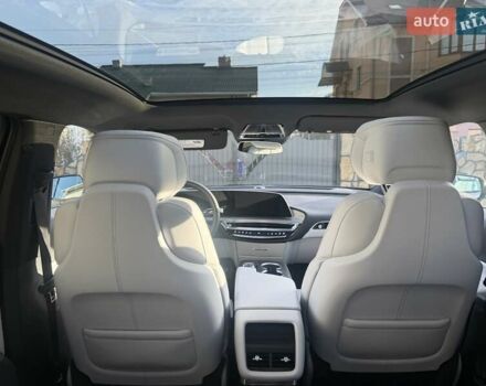 Сірий Каділак Lyriq, об'ємом двигуна 0 л та пробігом 20 тис. км за 39900 $, фото 30 на Automoto.ua