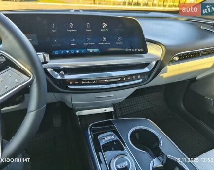 Серый Кадиллак Lyriq, объемом двигателя 0 л и пробегом 2 тыс. км за 39500 $, фото 18 на Automoto.ua