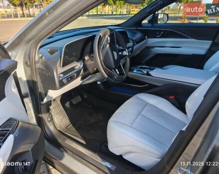 Серый Кадиллак Lyriq, объемом двигателя 0 л и пробегом 2 тыс. км за 39500 $, фото 8 на Automoto.ua