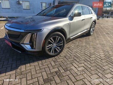 Серый Кадиллак Lyriq, объемом двигателя 0 л и пробегом 2 тыс. км за 39500 $, фото 1 на Automoto.ua