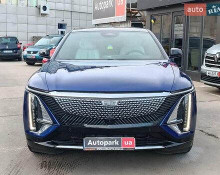 Синий Кадиллак Lyriq, объемом двигателя 0 л и пробегом 25 тыс. км за 45280 $, фото 2 на Automoto.ua