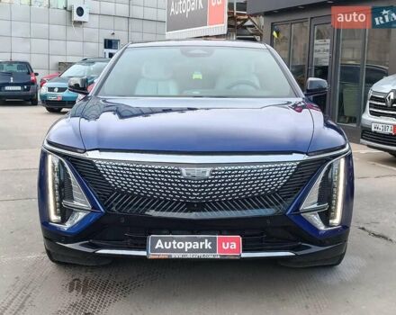 Синий Кадиллак Lyriq, объемом двигателя 0 л и пробегом 25 тыс. км за 45280 $, фото 1 на Automoto.ua
