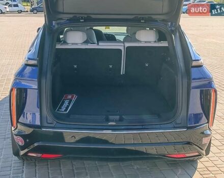 Синий Кадиллак Lyriq, объемом двигателя 0 л и пробегом 25 тыс. км за 46440 $, фото 29 на Automoto.ua