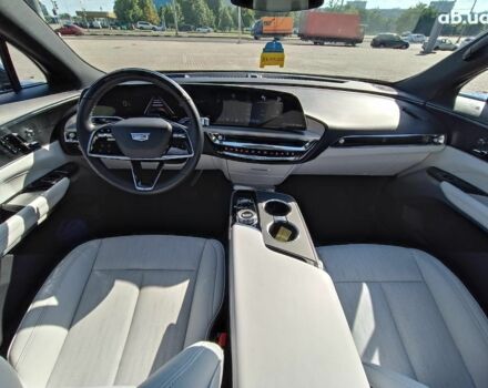 Синий Кадиллак Lyriq, объемом двигателя 0 л и пробегом 25 тыс. км за 46440 $, фото 13 на Automoto.ua