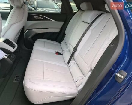 Синий Кадиллак Lyriq, объемом двигателя 0 л и пробегом 25 тыс. км за 45280 $, фото 14 на Automoto.ua