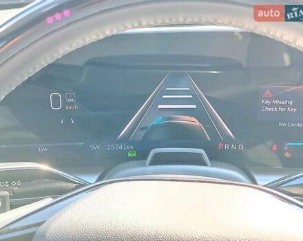 Синий Кадиллак Lyriq, объемом двигателя 0 л и пробегом 25 тыс. км за 46440 $, фото 23 на Automoto.ua