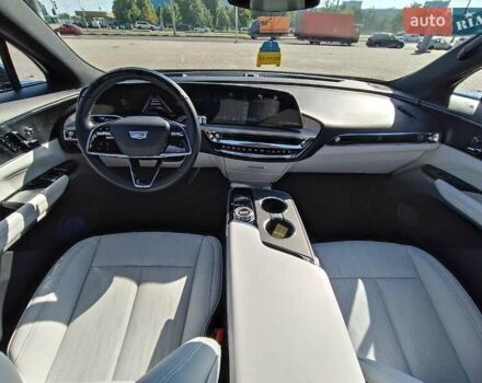 Синий Кадиллак Lyriq, объемом двигателя 0 л и пробегом 25 тыс. км за 46440 $, фото 14 на Automoto.ua