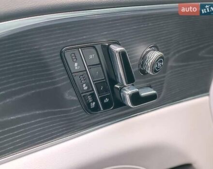 Синий Кадиллак Lyriq, объемом двигателя 0 л и пробегом 25 тыс. км за 45280 $, фото 24 на Automoto.ua