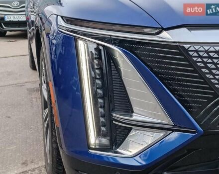 Синий Кадиллак Lyriq, объемом двигателя 0 л и пробегом 25 тыс. км за 45280 $, фото 6 на Automoto.ua