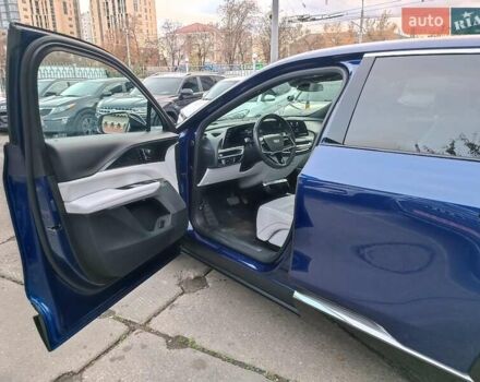 Синий Кадиллак Lyriq, объемом двигателя 0 л и пробегом 25 тыс. км за 45280 $, фото 23 на Automoto.ua