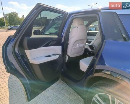 Синий Кадиллак Lyriq, объемом двигателя 0 л и пробегом 25 тыс. км за 46440 $, фото 12 на Automoto.ua