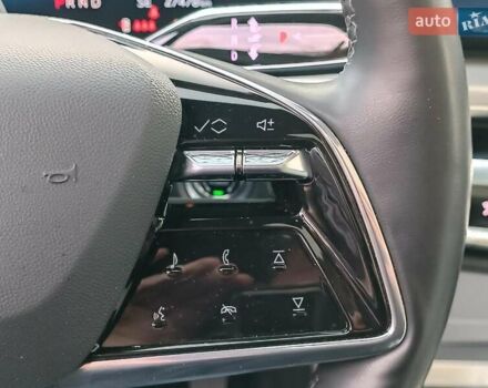 Синий Кадиллак Lyriq, объемом двигателя 0 л и пробегом 25 тыс. км за 45280 $, фото 31 на Automoto.ua