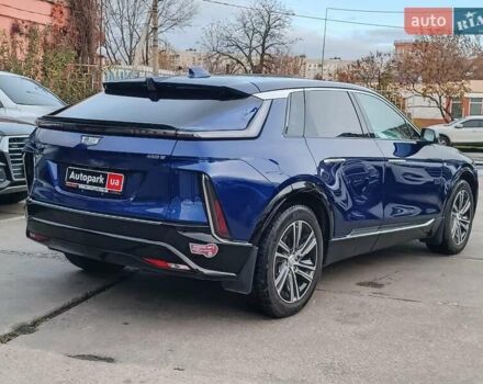 Синий Кадиллак Lyriq, объемом двигателя 0 л и пробегом 25 тыс. км за 45280 $, фото 9 на Automoto.ua