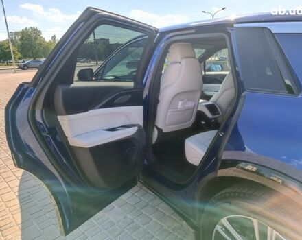 Синий Кадиллак Lyriq, объемом двигателя 0 л и пробегом 25 тыс. км за 46440 $, фото 12 на Automoto.ua