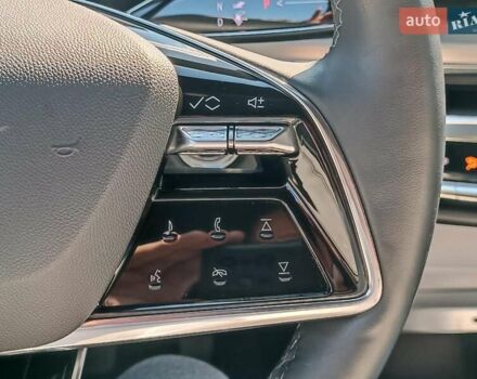 Синий Кадиллак Lyriq, объемом двигателя 0 л и пробегом 25 тыс. км за 46440 $, фото 24 на Automoto.ua