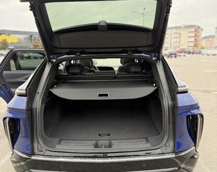 Синій Каділак Lyriq, об'ємом двигуна 0 л та пробігом 8 тис. км за 36000 $, фото 11 на Automoto.ua