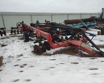 Червоний Кейс MRX 690, об'ємом двигуна 0 л та пробігом 0 тис. км за 26716 $, фото 1 на Automoto.ua