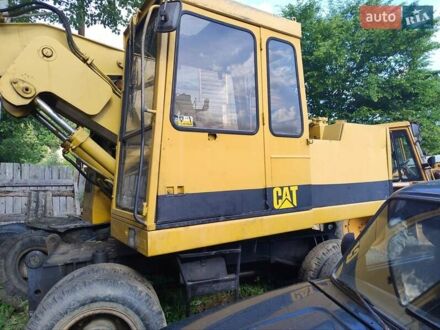 Желтый Катерпиллер 206, объемом двигателя 4 л и пробегом 250 тыс. км за 8600 $, фото 1 на Automoto.ua