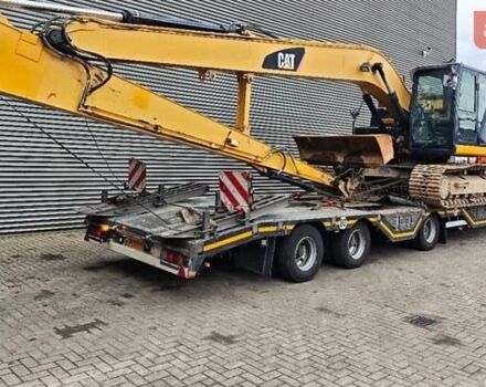 Катерпіллер 323 2014 у Києві на Automoto.ua Катерпіллер 323, об'ємом двигуна 0 л та пробігом 1 тис. км за 101711 $, фото 1 на Automoto.ua