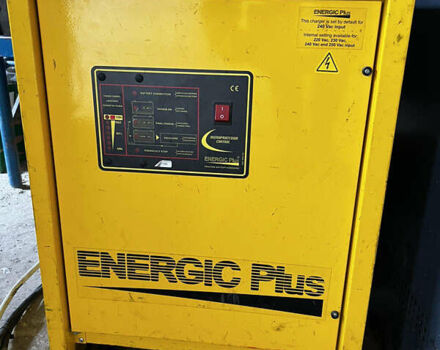 Желтый Катерпиллер ЕП, объемом двигателя 0 л и пробегом 6 тыс. км за 11250 $, фото 15 на Automoto.ua