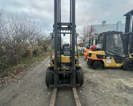 Желтый Катерпиллер ГП, объемом двигателя 2.2 л и пробегом 6 тыс. км за 13999 $, фото 3 на Automoto.ua