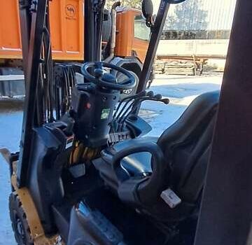 Оранжевый Катерпиллер ГП, объемом двигателя 2 л и пробегом 0 тыс. км за 11200 $, фото 1 на Automoto.ua