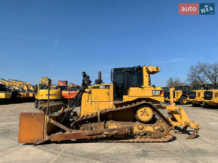 Катерпиллер D6T 2012 в Киеве на Automoto.ua Катерпиллер D6T, объемом двигателя 0 л и пробегом 8 тыс. км за 155315 $, фото 1 на Automoto.ua