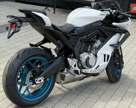 СФ мото 675 SR-R, объемом двигателя 0.68 л и пробегом 0 тыс. км за 8500 $, фото 5 на Automoto.ua