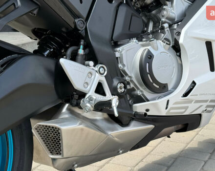 СФ мото 675 SR-R, объемом двигателя 0.68 л и пробегом 0 тыс. км за 8500 $, фото 6 на Automoto.ua
