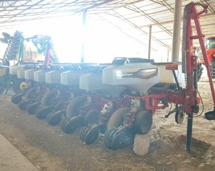 Красный Челленджер 8108, объемом двигателя 0 л и пробегом 0 тыс. км за 18000 $, фото 2 на Automoto.ua