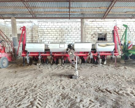 Красный Челленджер 8108, объемом двигателя 0 л и пробегом 0 тыс. км за 18000 $, фото 4 на Automoto.ua