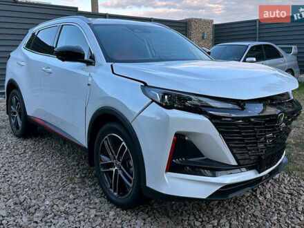 Чанган CS 55 Plus 2023 в Черкассах на Automoto.ua Белый Чанган CS 55 Plus, объемом двигателя 1.5 л и пробегом 1 тыс. км за 9800 $, фото 1 на Automoto.ua