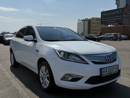Белый Чанган Eado, объемом двигателя 0 л и пробегом 52 тыс. км за 8999 $, фото 1 на Automoto.ua