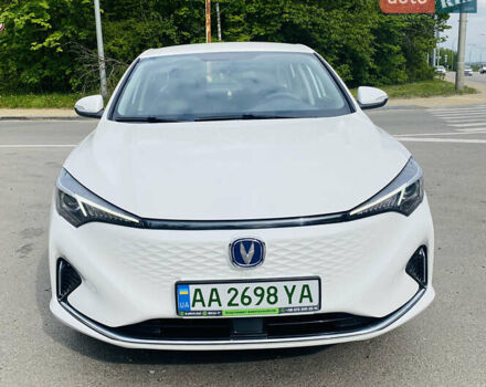 Белый Чанган Eado, объемом двигателя 0 л и пробегом 25 тыс. км за 17800 $, фото 1 на Automoto.ua