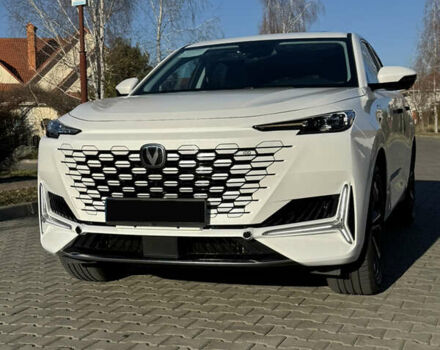 Белый Чанган Uni-K, объемом двигателя 1.5 л и пробегом 11 тыс. км за 33500 $, фото 1 на Automoto.ua
