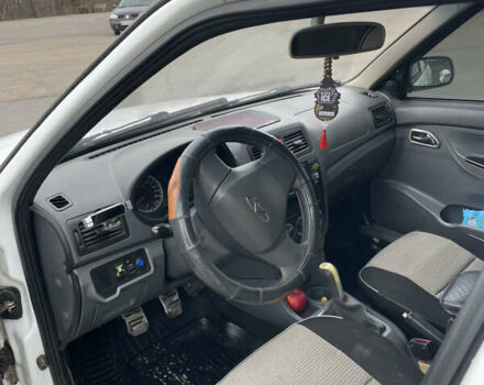 Білий Чері Амулет, об'ємом двигуна 1.5 л та пробігом 212 тис. км за 3300 $, фото 6 на Automoto.ua