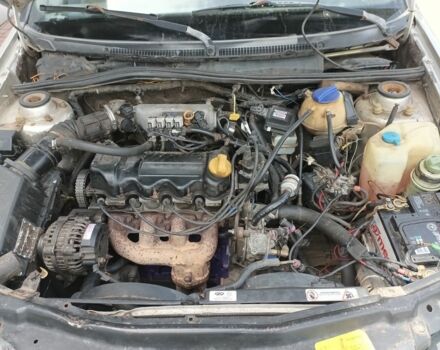 Бежевый Чери Амулет, объемом двигателя 1.6 л и пробегом 209 тыс. км за 1100 $, фото 2 на Automoto.ua