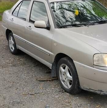 Бежевый Чери Амулет, объемом двигателя 1.6 л и пробегом 170 тыс. км за 1350 $, фото 2 на Automoto.ua