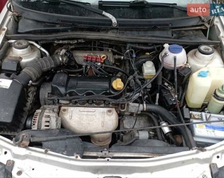 Бежевый Чери Амулет, объемом двигателя 1.6 л и пробегом 202 тыс. км за 1250 $, фото 7 на Automoto.ua