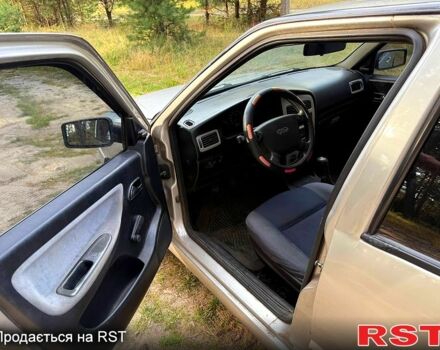 Бежевый Чери Амулет, объемом двигателя 1.6 л и пробегом 175 тыс. км за 1950 $, фото 4 на Automoto.ua