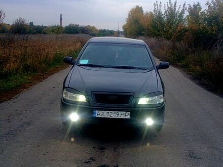 Чери Амулет 2007 в Краснокутске на Automoto.ua Черный Чери Амулет, объемом двигателя 1.6 л и пробегом 207 тыс. км за 1900 $, фото 1 на Automoto.ua