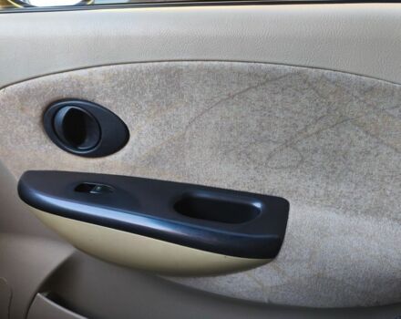 Желтый Чери Другая, объемом двигателя 1.1 л и пробегом 70 тыс. км за 2800 $, фото 6 на Automoto.ua