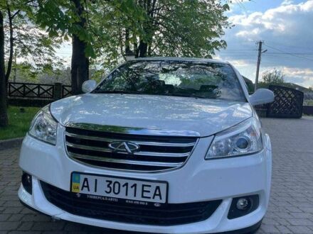 Чери Е 5 2014 в Калуше на Automoto.ua Белый Чери Е 5, объемом двигателя 1.5 л и пробегом 23 тыс. км за 6200 $, фото 1 на Automoto.ua